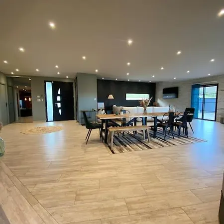 Giulia Villa Montjoie-en-Couserans