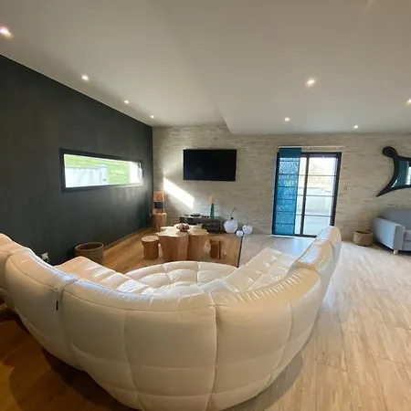 Giulia Villa Montjoie-en-Couserans